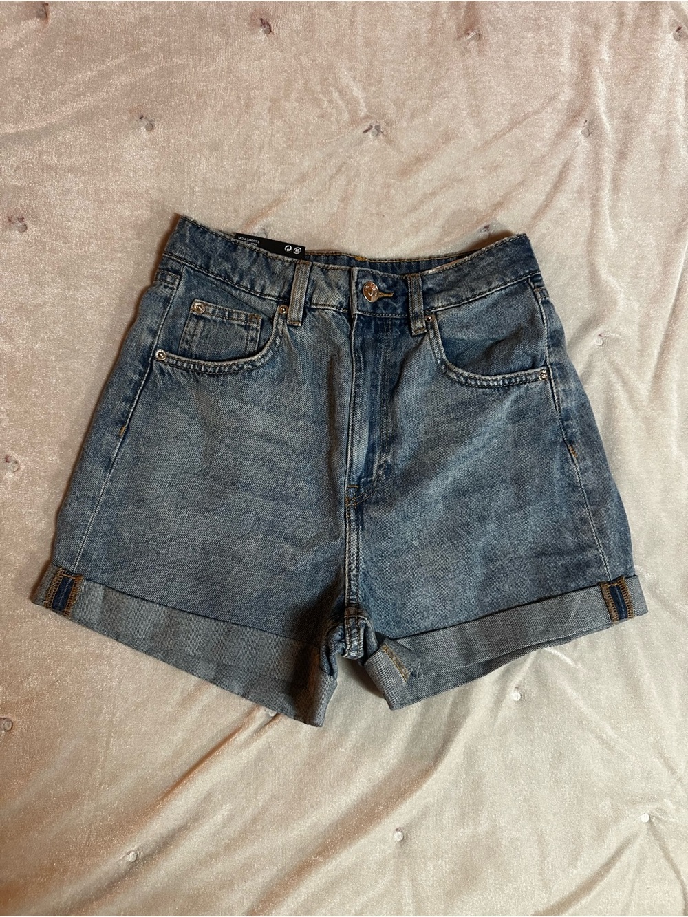 H&M Divided Women’s High-Waisted Mom Denim Shorts Size 2 NWT